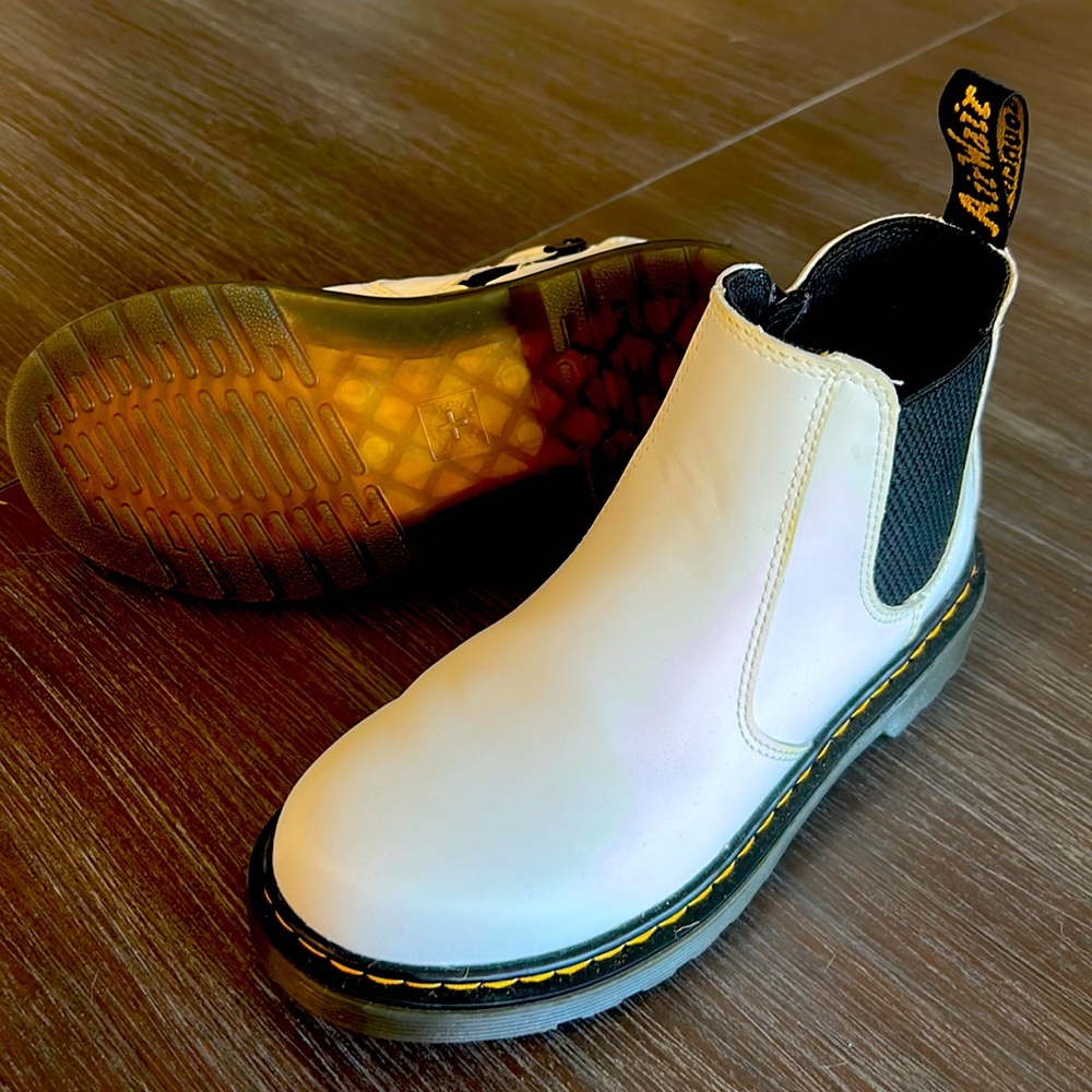 White Doc Martens girl size 3, EUC!!
